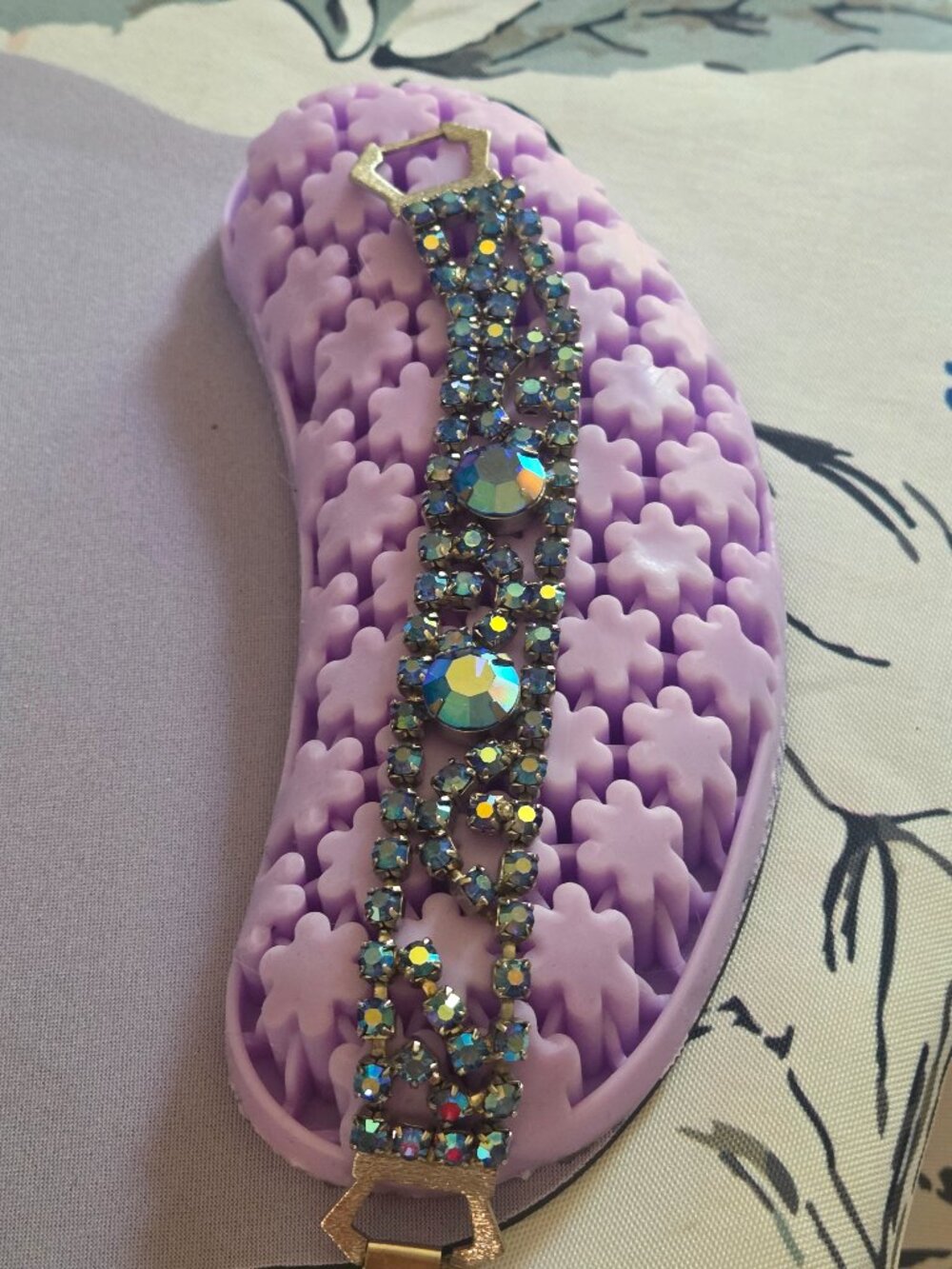 Iridescent blue rhinestone bracelet possibly vintage. Eight inches around